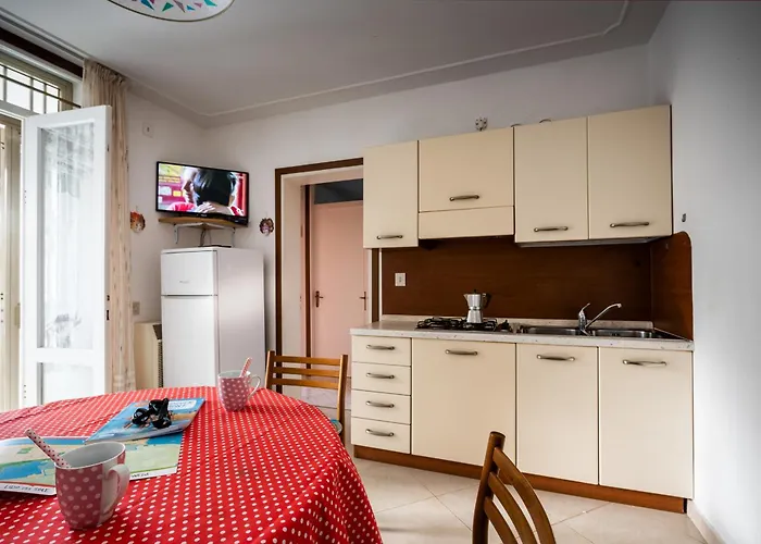 Luminous With Garden Διαμέρισμα